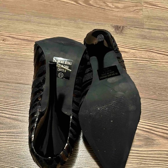 *NEW* SEXY Black Velvet & Gold Tiger Stripe Stilettos Sz 8.5 - Picture 4 of 5
